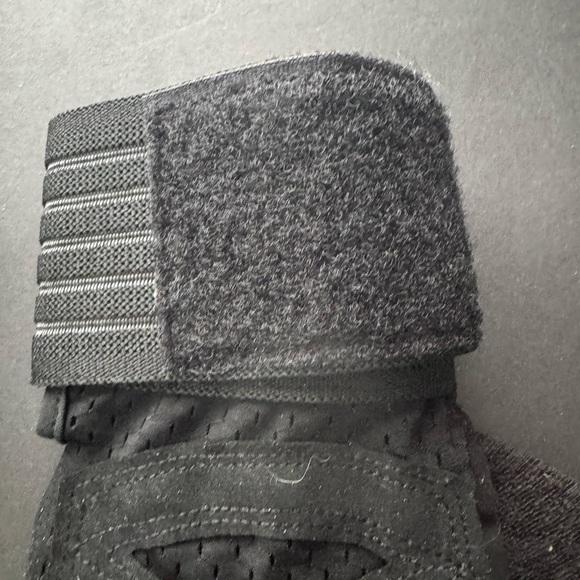 ihuan Ventilated Weight Lifting Gym Workout Gloves with Wrist Wrap Support - Picture 8 of 9